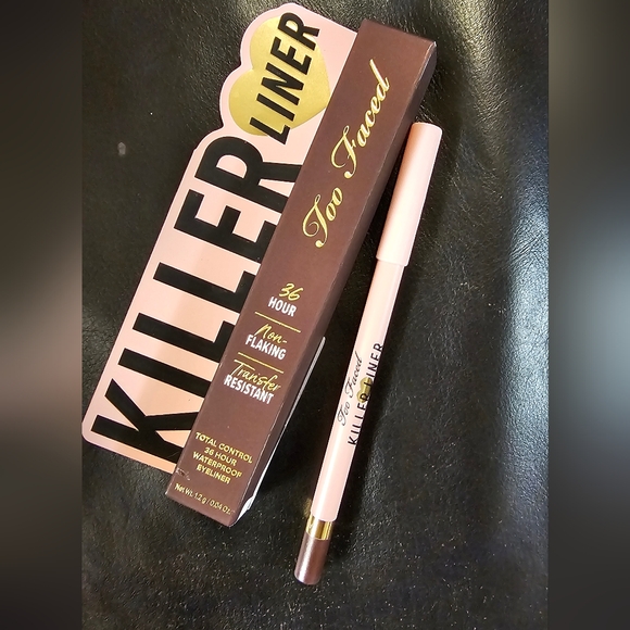 Too Faced Beauty Bundle Bag, Face Brush, Lip Gloss, Eye mask & Eye liner New - Picture 5 of 5